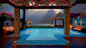 Luxurious Villa by the Ocean
