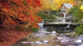 4K_WaterWheel_Autumn