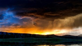 Beautiful_Stormy_Day