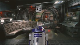 4K R2D2 Millenium Falcon