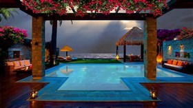 Luxurious Villa by the Ocean